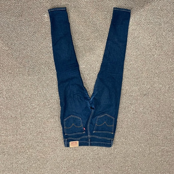 Levis high rise skinny soze 26 dark wash - Picture 3 of 5